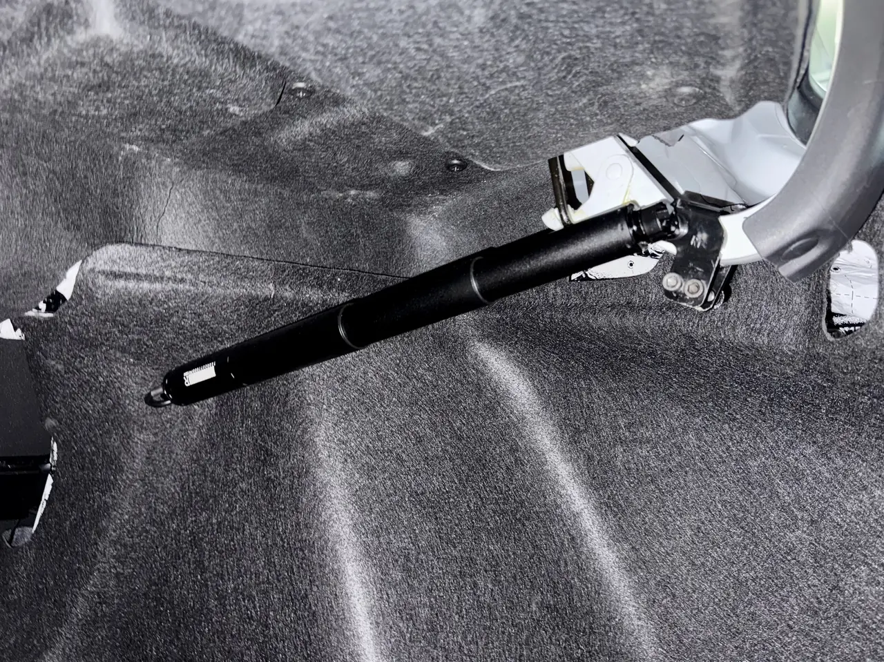 ผลงานติดตั้งโช๊คฝาท้ายไฟฟ้า 40